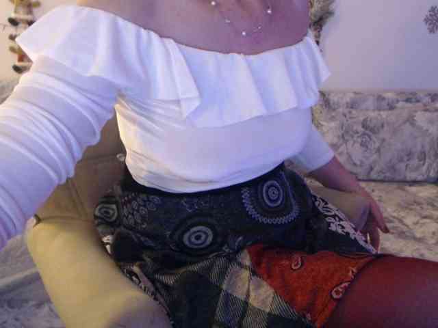 goodSnowQueen webcam