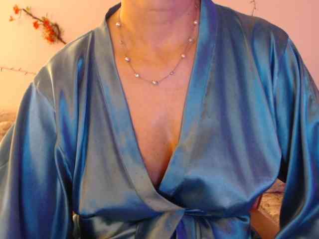 goodSnowQueen webcam