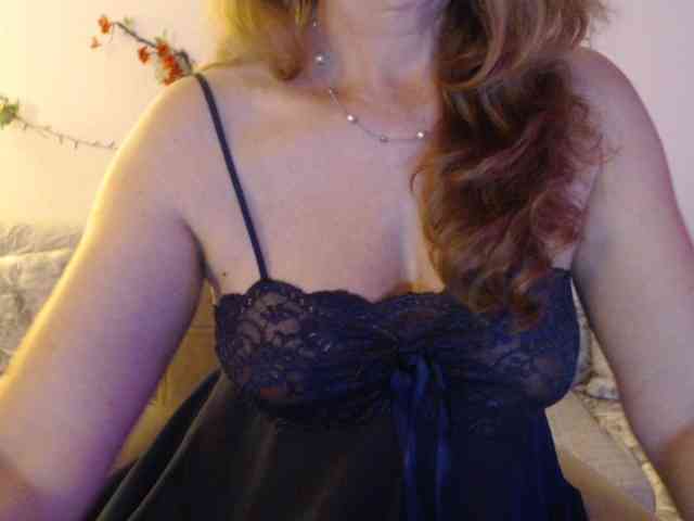 goodSnowQueen webcam