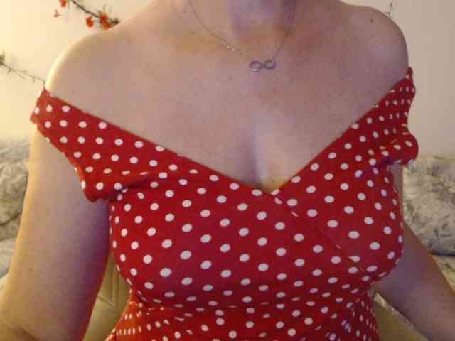 goodSnowQueen webcam