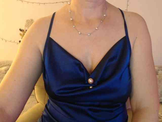 goodSnowQueen webcam