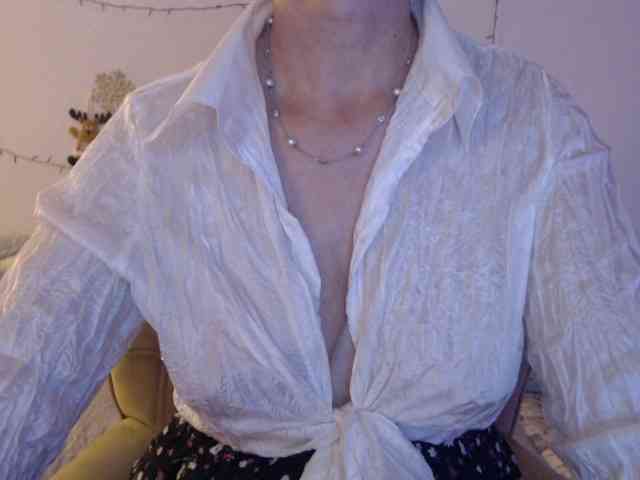 goodSnowQueen goodSnowQueen