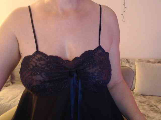 goodSnowQueen webcam