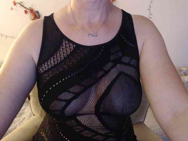 goodSnowQueen webcam