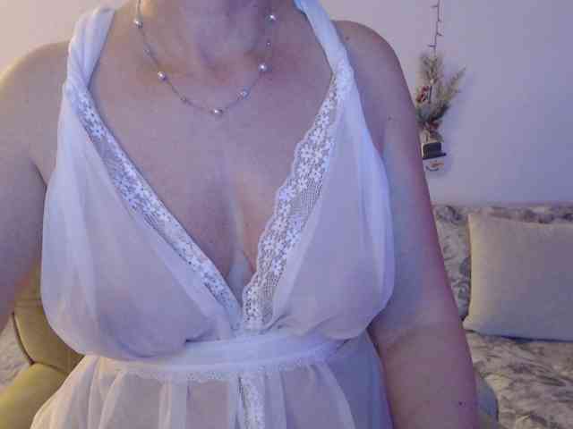 goodSnowQueen webcam