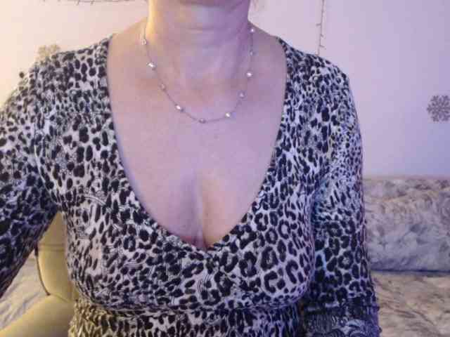 goodSnowQueen webcam