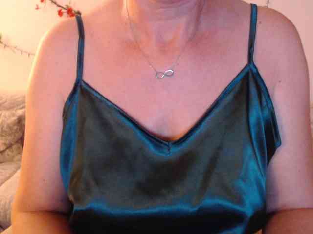 goodSnowQueen webcam