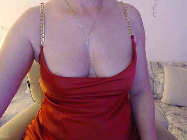 goodSnowQueen webcam