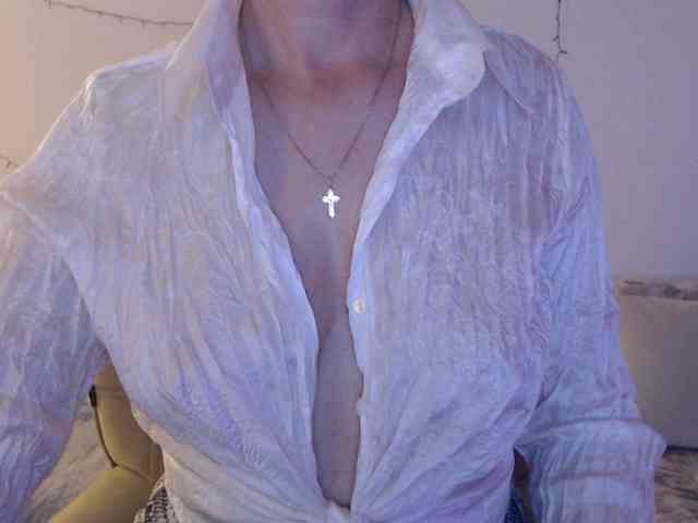 goodSnowQueen webcam