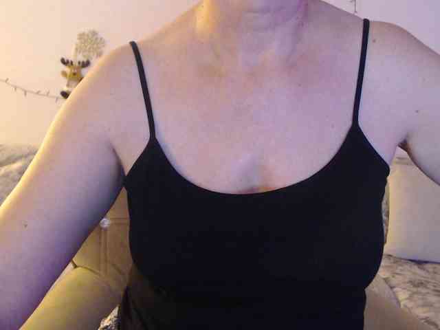 goodSnowQueen webcam