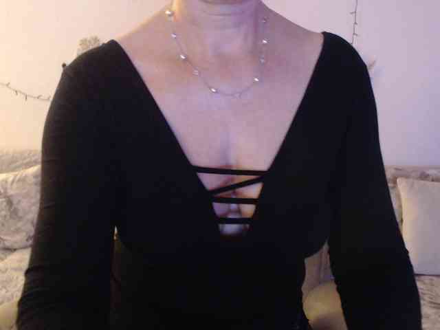 goodSnowQueen webcam