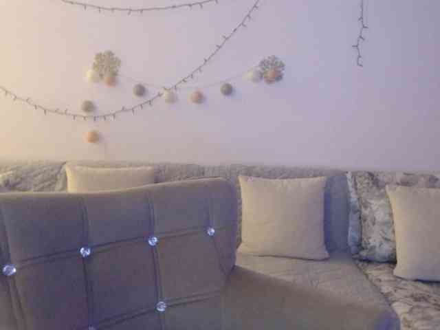 goodSnowQueen webcam