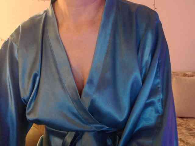 goodSnowQueen webcam