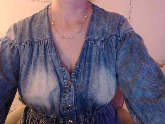 goodSnowQueen webcam