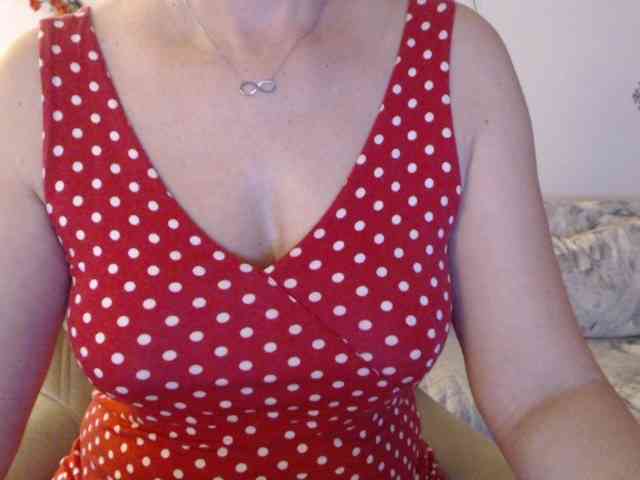 goodSnowQueen webcam