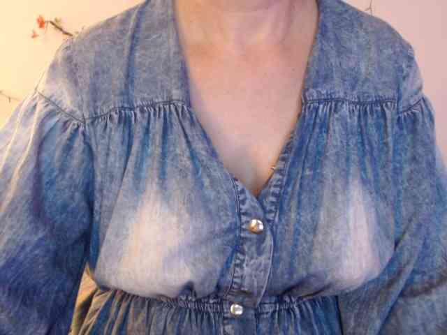 goodSnowQueen webcam