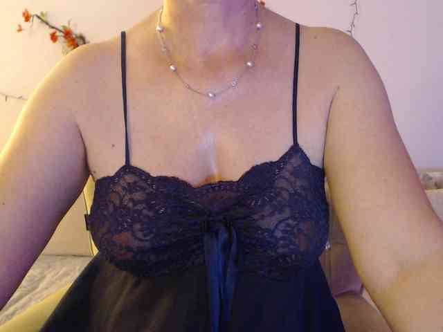 goodSnowQueen webcam