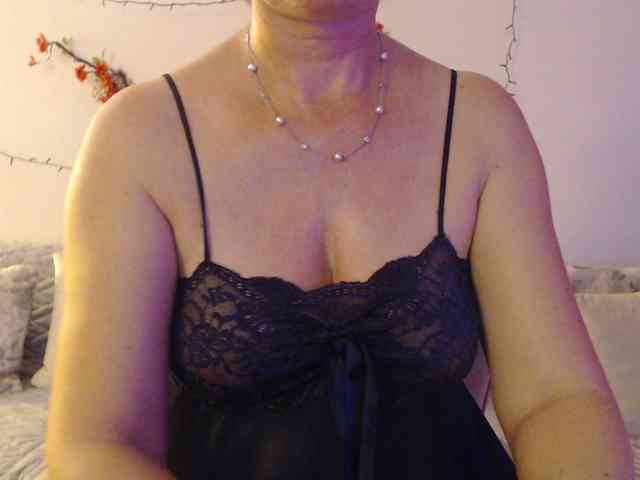 goodSnowQueen webcam