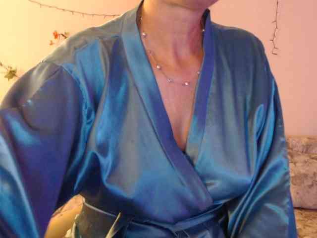 goodSnowQueen webcam