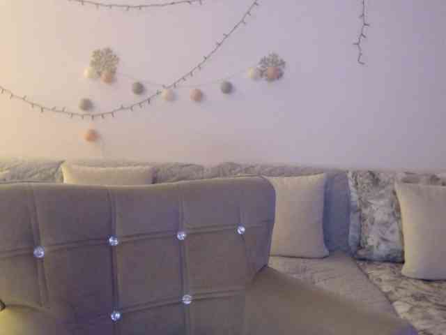 goodSnowQueen webcam