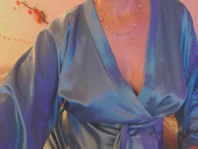 goodSnowQueen webcam