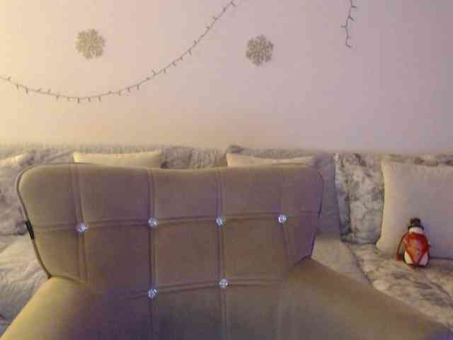 goodSnowQueen webcam