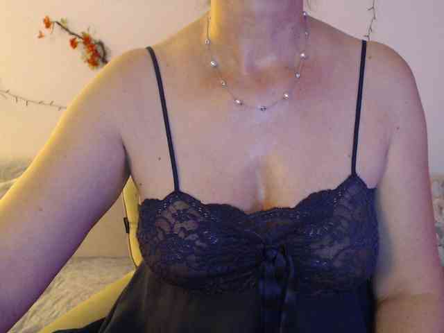 goodSnowQueen webcam