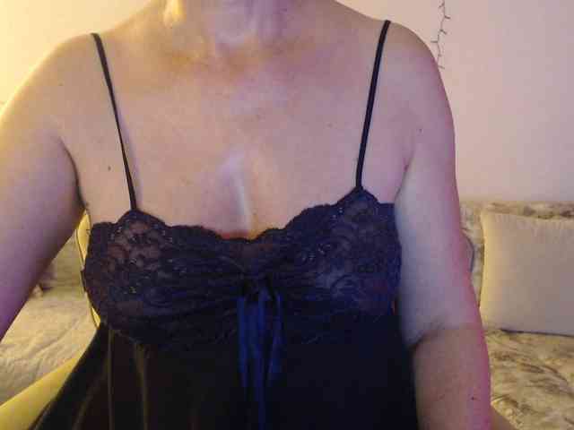 goodSnowQueen webcam