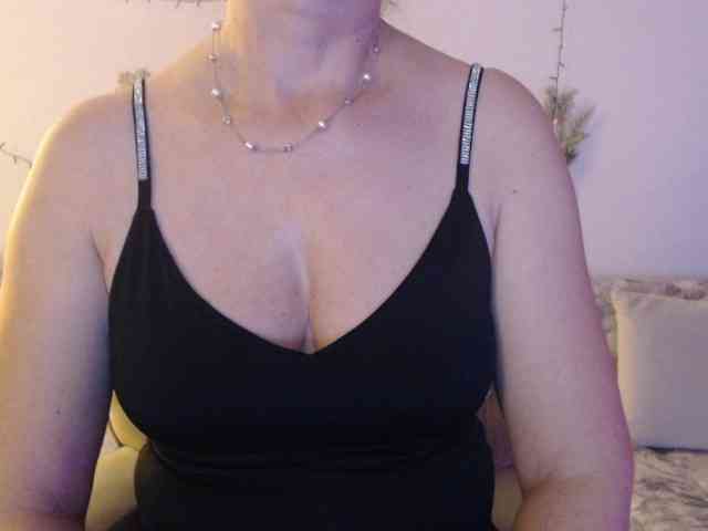 goodSnowQueen webcam