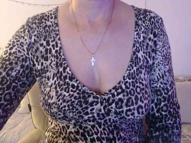 goodSnowQueen goodSnowQueen