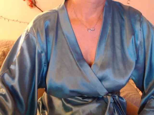 goodSnowQueen webcam