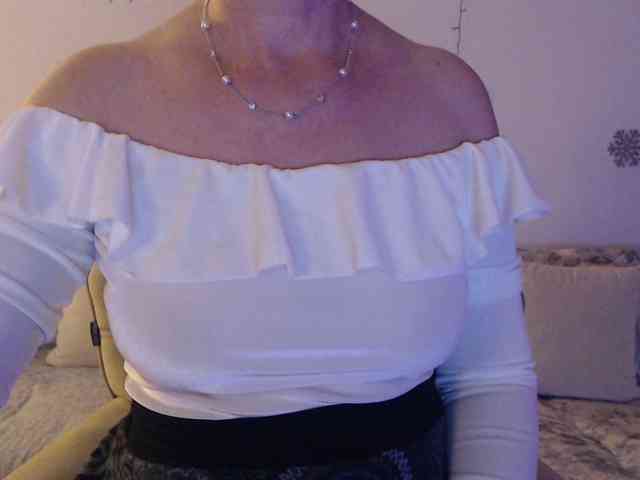 goodSnowQueen webcam