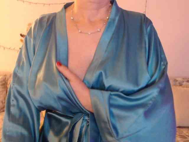 goodSnowQueen webcam