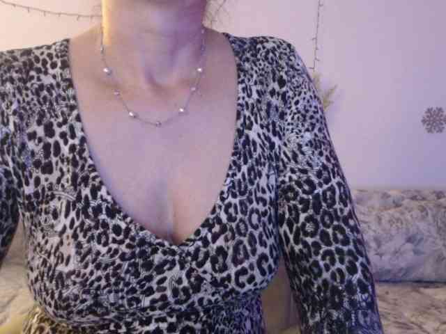 goodSnowQueen webcam