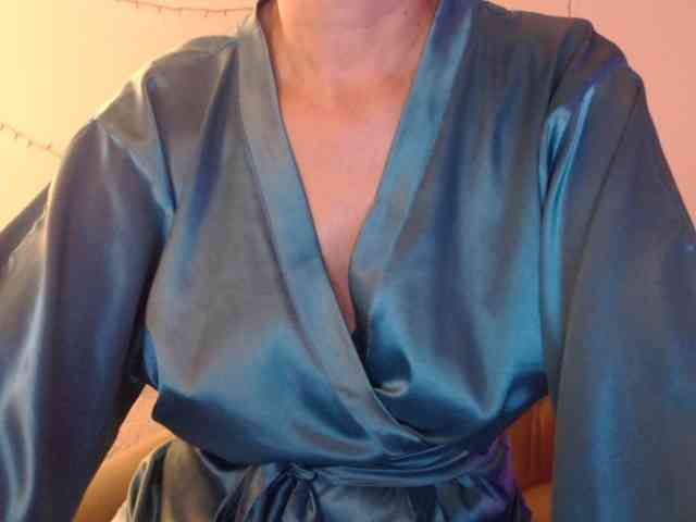 goodSnowQueen webcam