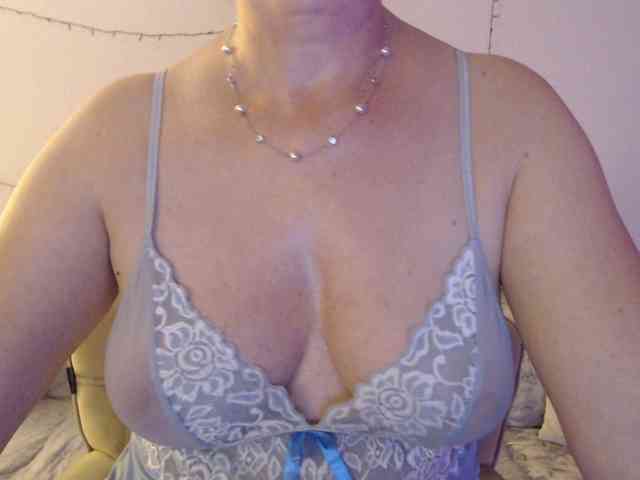 goodSnowQueen webcam