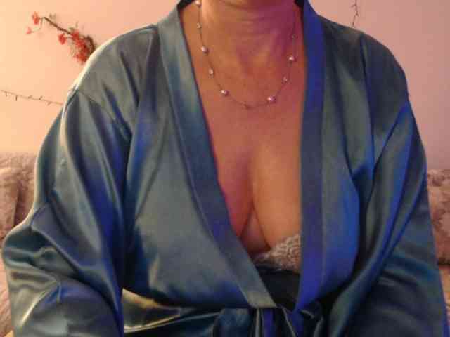 goodSnowQueen webcam