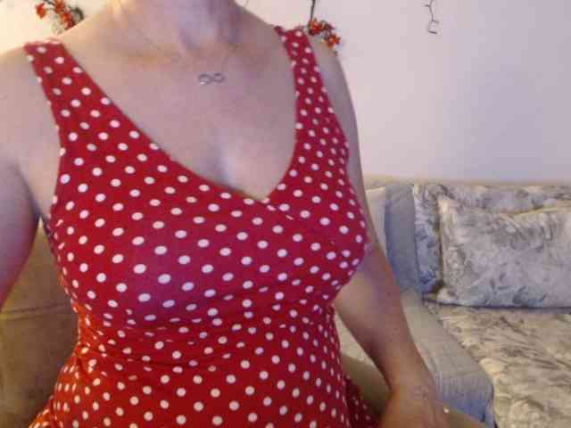 goodSnowQueen webcam