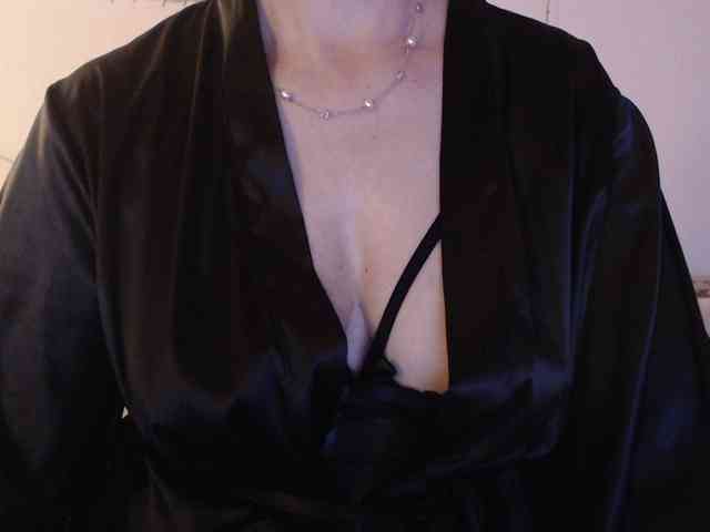 goodSnowQueen webcam