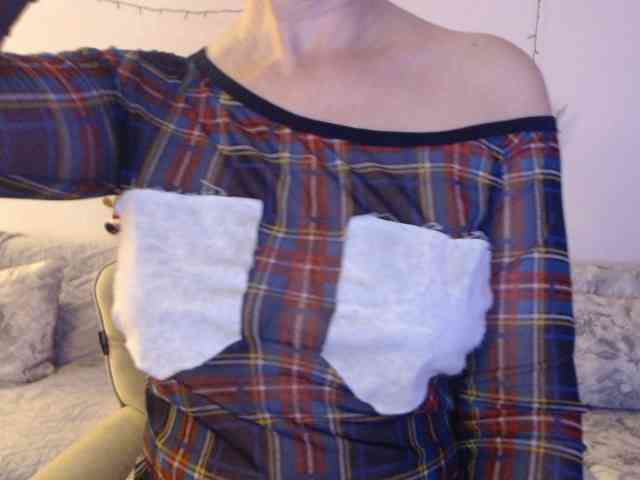 goodSnowQueen webcam