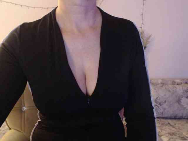 goodSnowQueen webcam