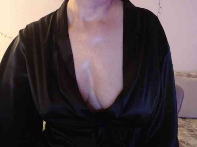 goodSnowQueen webcam