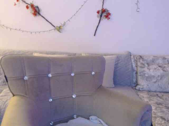 goodSnowQueen webcam