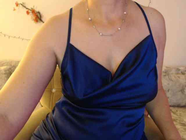 goodSnowQueen webcam