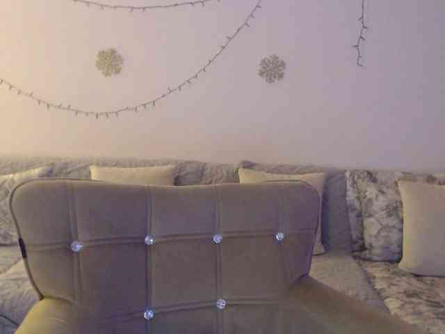 goodSnowQueen webcam