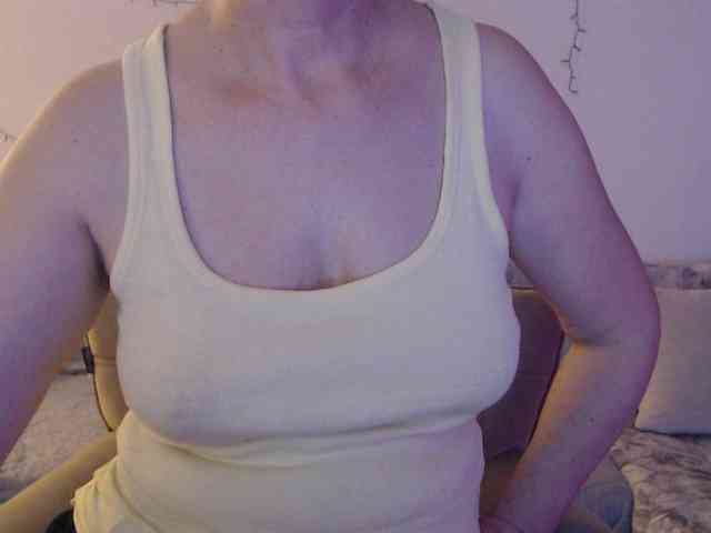 goodSnowQueen webcam