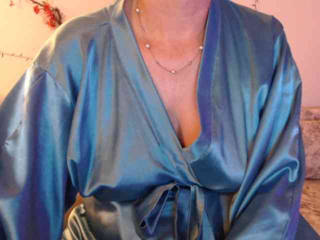 goodSnowQueen webcam