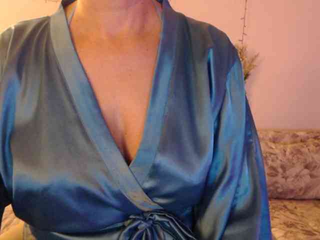 goodSnowQueen webcam