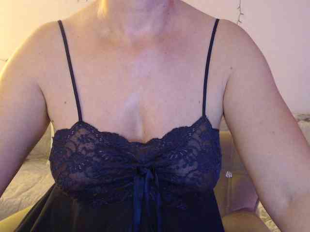 goodSnowQueen webcam