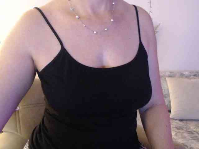 goodSnowQueen webcam